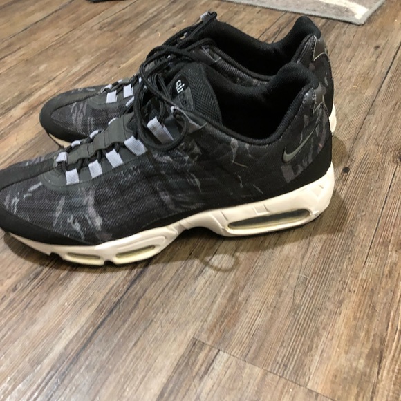 Shoes - Picture 3 of 3